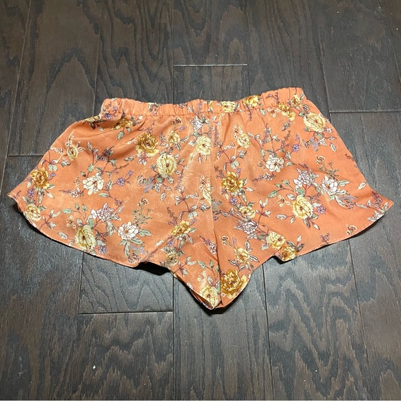 Forever 21 floral shorts - Picture 2 of 2